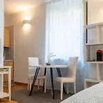 Castello Living 公寓 *